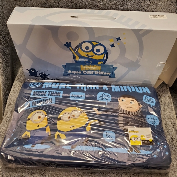 Set of 2 Minions Movie Rise of Gru Cooling Pillow - Picture 2 of 3